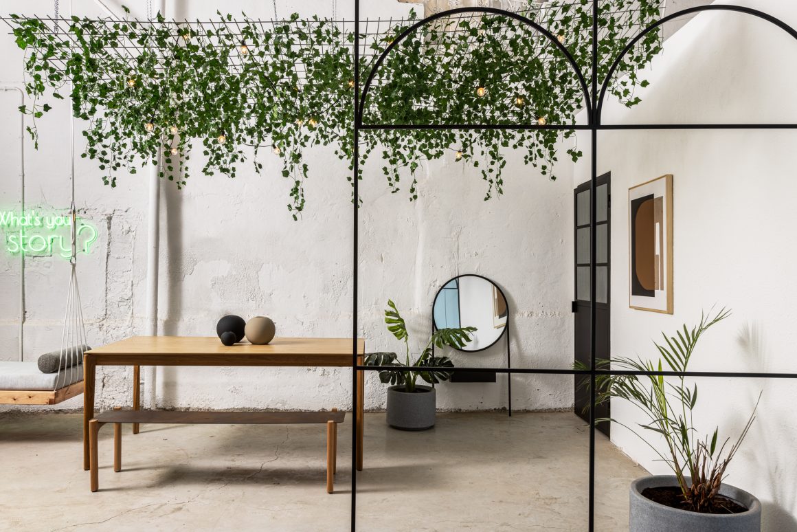 YT2_3801_WEB Custom Made Furniture